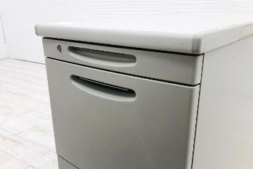 オカムラ SDシリーズ 3段袖机 脇机 中古 キャビネット 中古オフィス家具 シリンダー錠 グレー 400/700/700 高奥700用の画像