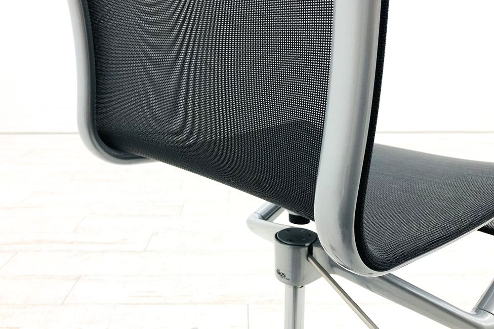 カッシーナ アリアス ローリングフレーム 中古 メッシュ 肘無 Cassina Alias ROLLINGFRAME ミーティングチェア 中古オフィス家具 ブラックの画像