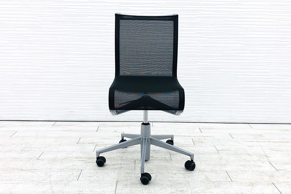 カッシーナ アリアス ローリングフレーム 中古 メッシュ 肘無 Cassina Alias ROLLINGFRAME ミーティングチェア 中古オフィス家具 ブラックの画像