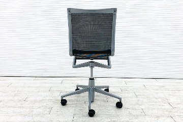 カッシーナ アリアス ローリングフレーム 中古 メッシュ 肘無 Cassina Alias ROLLINGFRAME ミーティングチェア 中古オフィス家具 ブラックの画像