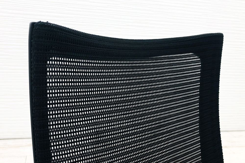 【ポリッシュ脚ピカピカ磨き有！】バロンチェア 中古 2019年製 オカムラ Baron ブラック 可動肘 ハイバック ポリッシュフレーム 中古オフィス家具 メッシュの画像