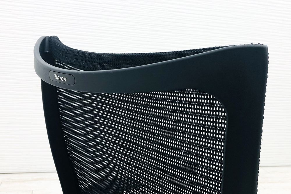 【ポリッシュ脚ピカピカ磨き有！】バロンチェア 中古 2019年製 オカムラ Baron ブラック 可動肘 ハイバック ポリッシュフレーム 中古オフィス家具 メッシュの画像