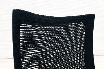 【ポリッシュ脚ピカピカ磨き有！】バロンチェア 中古 2019年製 オカムラ Baron ブラック 可動肘 ハイバック ポリッシュフレーム 中古オフィス家具 メッシュの画像