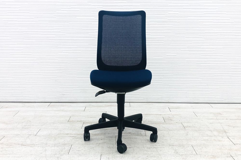 アイコ 中古 2020年製 ミドルバック 背メッシュ 中古オフィス家具 中古オフィスチェア 肘無チェアの画像