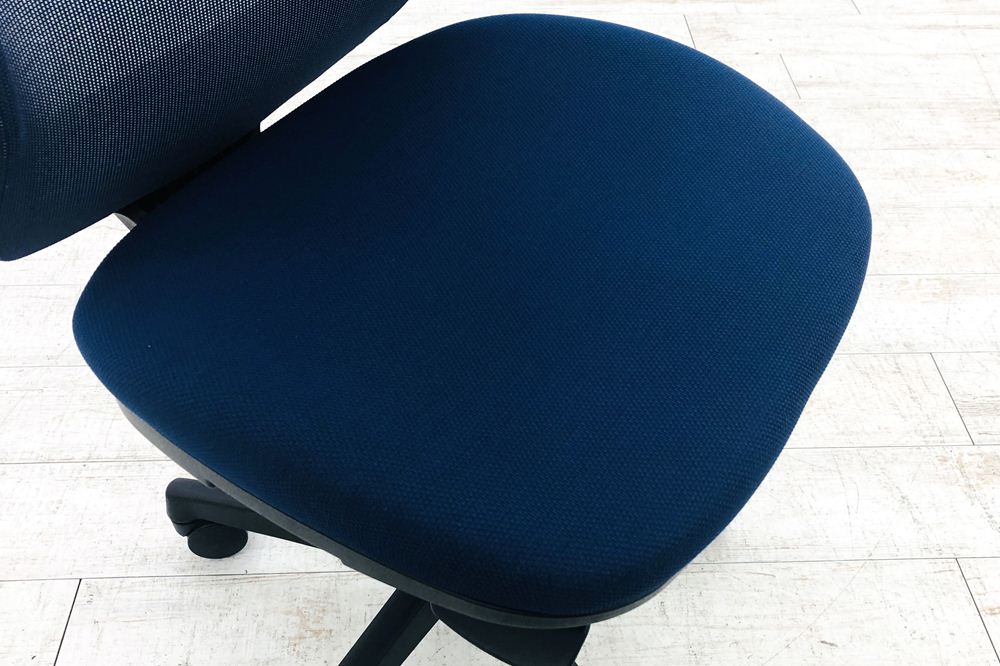 アイコ 中古 2020年製 ミドルバック 背メッシュ 中古オフィス家具 中古オフィスチェア 肘無チェアの画像