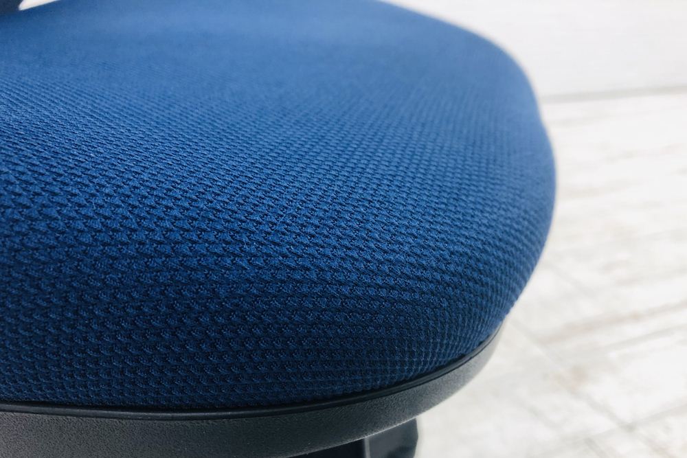 アイコ 中古 2020年製 ミドルバック 背メッシュ 中古オフィス家具 中古オフィスチェア 肘無チェアの画像