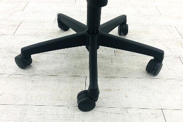 アイコ 中古 2020年製 ミドルバック 背メッシュ 中古オフィス家具 中古オフィスチェア 肘無チェアの画像