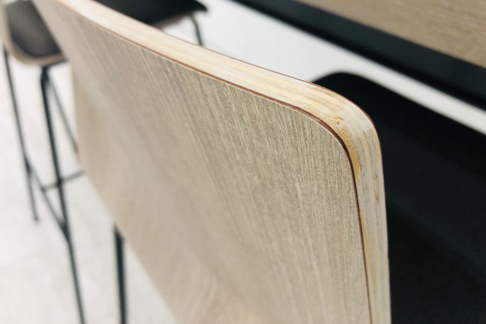 【4点セット】 オカムラ アルトピアッツァ スイープチェア ハイテーブル ハイチェア 中古オフィス家具 1800/450/1000の画像