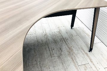 オカムラ プリシード L型デスク 中古 3段ワゴン付き エグゼクティブデスク 高級デスク 中古オフィス家具 左ラウンド プライズウッドライトの画像