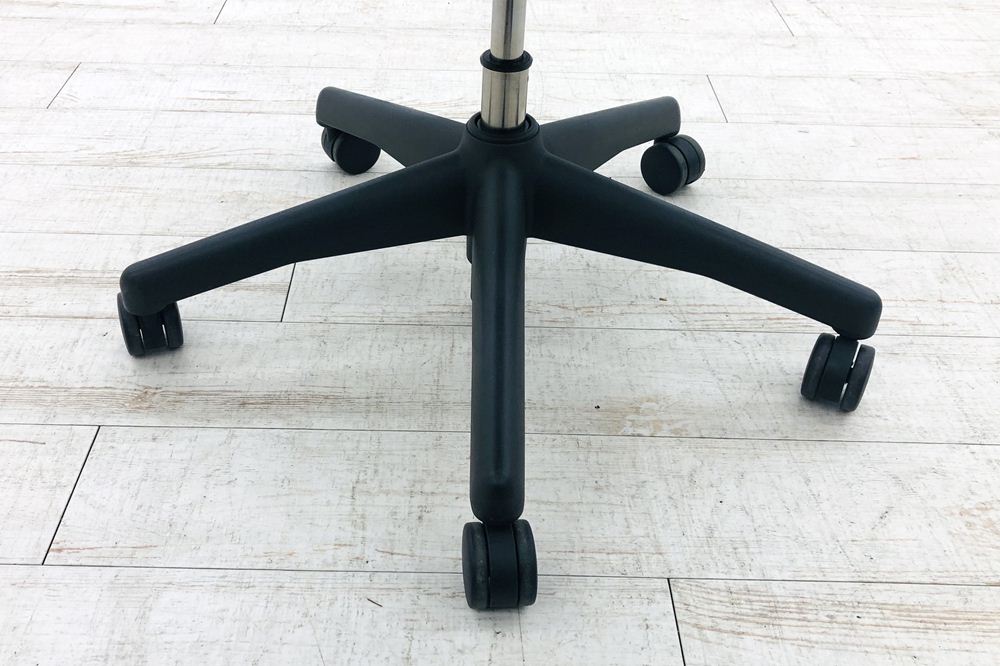 アーロンチェア 中古 Bサイズ ライト ハーマンミラー ポスチャーフィット Aeron Chairs Herman Miller 中古オフィス家具 肘ダイヤルの画像