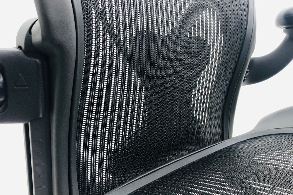 アーロンチェア 中古 Bサイズ ライト ハーマンミラー ポスチャーフィット Aeron Chairs Herman Miller 中古オフィス家具 肘ダイヤルの画像