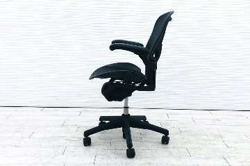 アーロンチェア 中古 Bサイズ ライト ハーマンミラー ポスチャーフィット Aeron Chairs Herman Miller 中古オフィス家具 肘ダイヤルの画像