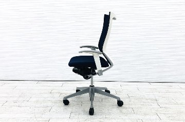 バロンチェア 中古 オカムラ Baron 可動肘 ハイバック シルバーフレーム 中古オフィス家具 座クッション ダークブルーの画像