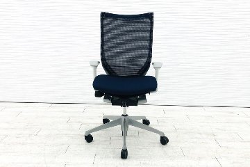 バロンチェア 中古 オカムラ Baron 可動肘 ハイバック シルバーフレーム 中古オフィス家具 座クッション ダークブルーの画像