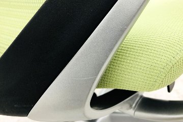 オカムラ アトラスチェア 中古 アトラス OKAMURA Atlas 座クッション 中古オフィス家具 ピスタチオグリーンの画像