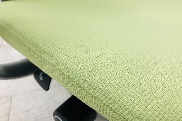 オカムラ アトラスチェア 中古 アトラス OKAMURA Atlas 座クッション 中古オフィス家具 ピスタチオグリーンの画像