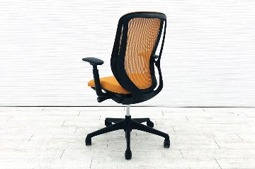 オカムラ シルフィーチェア 中古 ハイバック 可動肘 OKAMURA Sylphy 中古オフィス家具 オレンジの画像