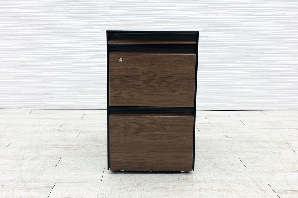 オカムラ プロステージクレスト 3段ワゴン 中古  PROSTAGE CREST ワゴン3段 中古オフィス家具 390/579/640 シリンダー錠の画像