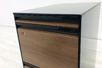 オカムラ プロステージクレスト 3段ワゴン 中古  PROSTAGE CREST ワゴン3段 中古オフィス家具 390/579/640 シリンダー錠の画像