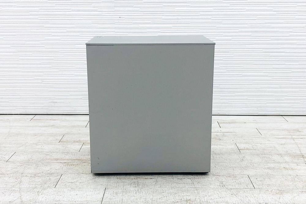 オカムラ プロステージクレスト 中古 袖机 PROSTAGE CREST 3段ワゴン 中古オフィス家具 390/579/640 シリンダー錠の画像