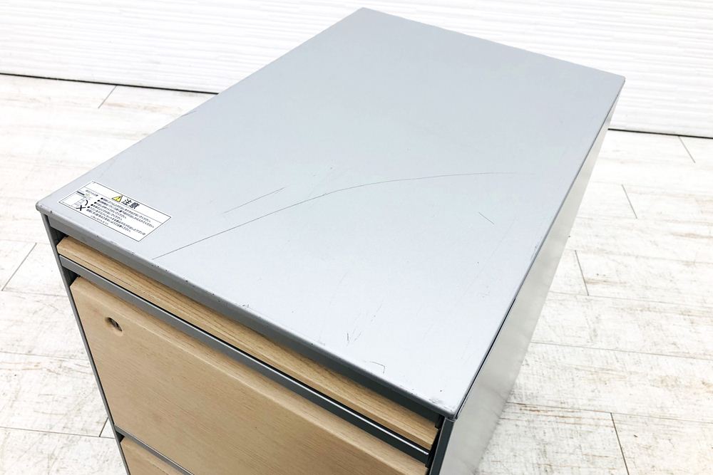 オカムラ プロステージクレスト 中古 袖机 PROSTAGE CREST 3段ワゴン 中古オフィス家具 390/579/640 シリンダー錠の画像