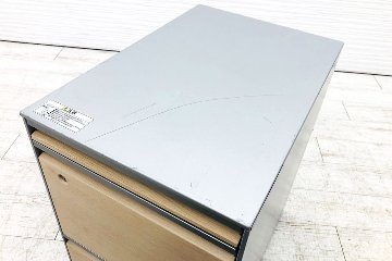 オカムラ プロステージクレスト 中古 袖机 PROSTAGE CREST 3段ワゴン 中古オフィス家具 390/579/640 シリンダー錠の画像