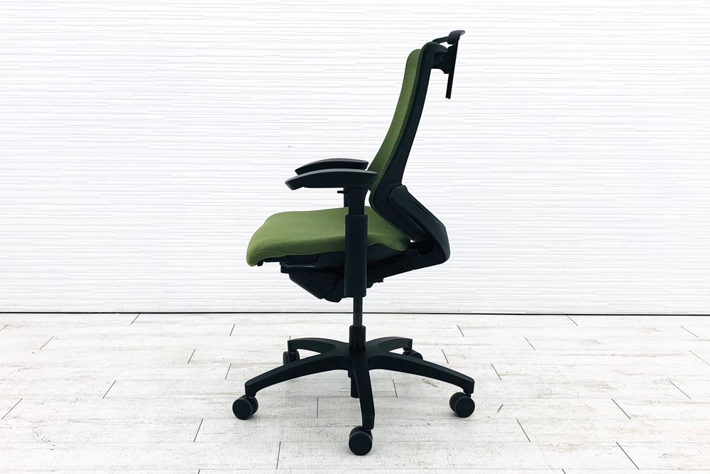イトーキ エフチェア 2019年製 中古オフィスチェア クッション 可動肘 事務椅子 ITOKI 中古オフィス家具 KG-170JBH-T1Q2 アイビーグリーンの画像