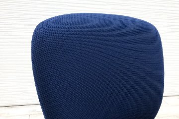 スラートチェア 中古 オカムラ sulato ローバック 肘無チェア 中古オフィス家具 中古オフィスチェア ミディアムブルーの画像