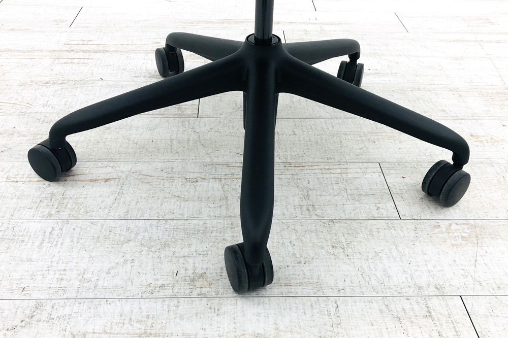 ハーマンミラー セイルチェア 中古 【前傾チルト無】 SAYL Chairs デザインチェア 中古オフィス家具 可動肘 ホワイト/ダークグリーンの画像