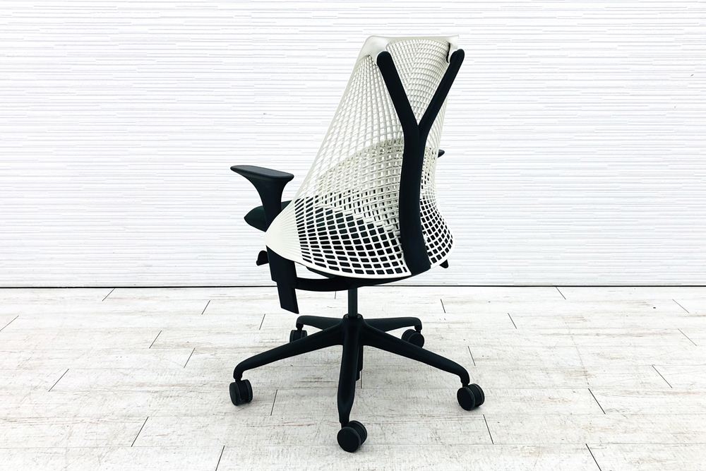 ハーマンミラー セイルチェア 中古 【前傾チルト無】 SAYL Chairs デザインチェア 中古オフィス家具 可動肘 ホワイト/ダークグリーンの画像