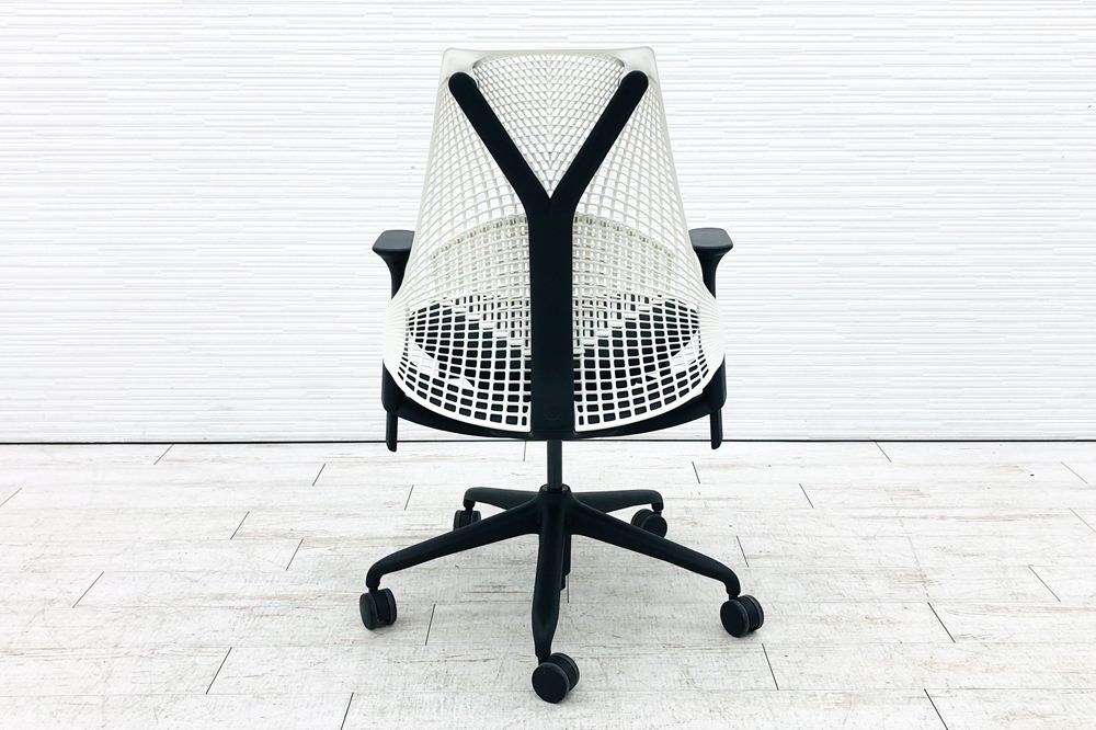 ハーマンミラー セイルチェア 中古 【前傾チルト無】 SAYL Chairs デザインチェア 中古オフィス家具 可動肘 ホワイト/ダークグリーンの画像