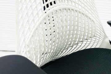 ハーマンミラー セイルチェア 中古 【前傾チルト無】 SAYL Chairs デザインチェア 中古オフィス家具 可動肘 ホワイト/ダークグリーンの画像