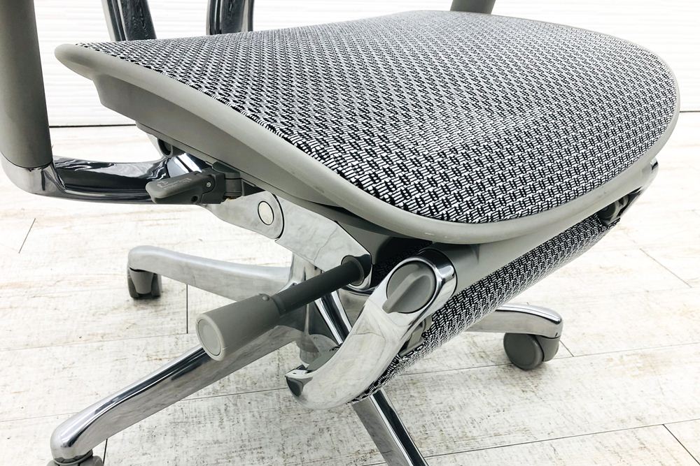 【未使用品】 自社保証有 エルゴヒューマンプロ2 オットマン 中古 ヘッドレスト付き ergohuman PRO2 Ottoman 中古オフィス家具 GYフレーム ホワイトメッシュの画像