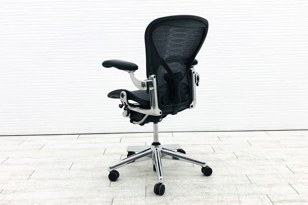 アーロンチェア タキシードメッシュ 中古 Bサイズ フル装備 ハーマンミラー Herman Miller 中古オフィス家具 肘レバー アルミ脚の画像