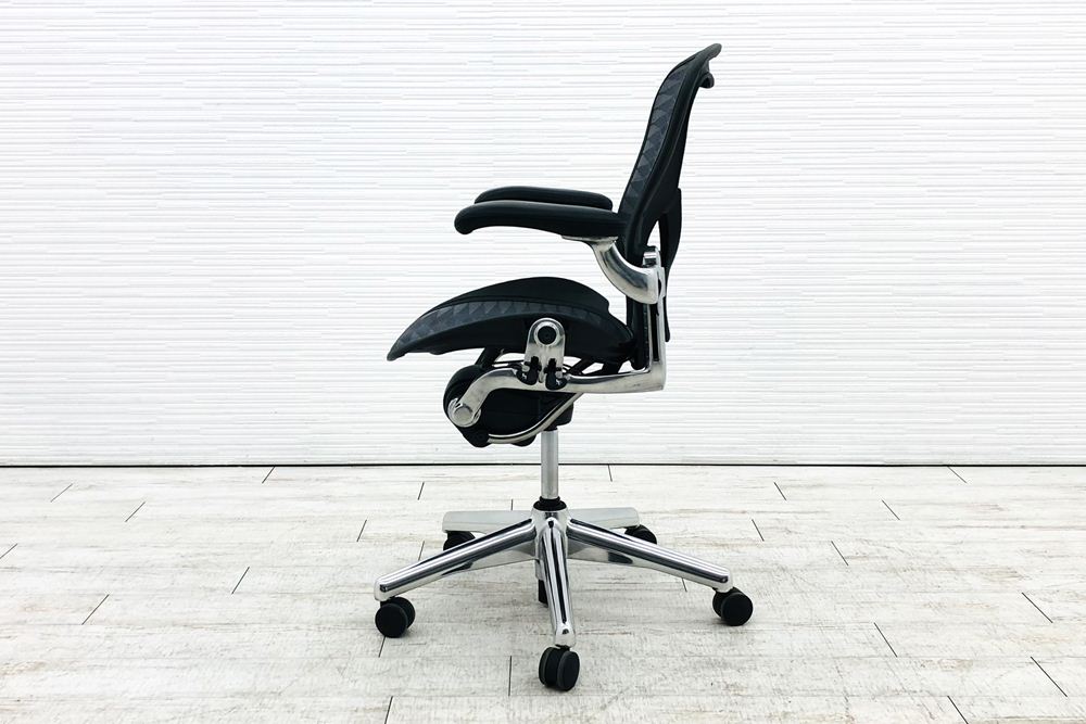 アーロンチェア タキシードメッシュ 中古 Bサイズ フル装備 ハーマンミラー Herman Miller 中古オフィス家具 肘レバー アルミ脚の画像