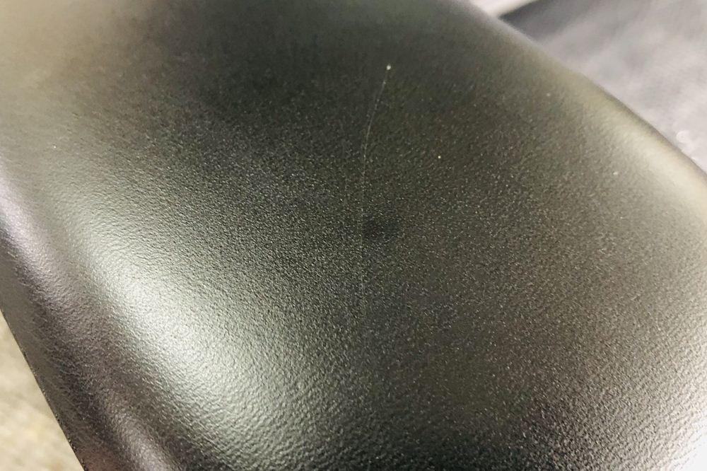 アーロンチェア タキシードメッシュ 中古 Bサイズ フル装備 ハーマンミラー Herman Miller 中古オフィス家具 肘レバー アルミ脚の画像