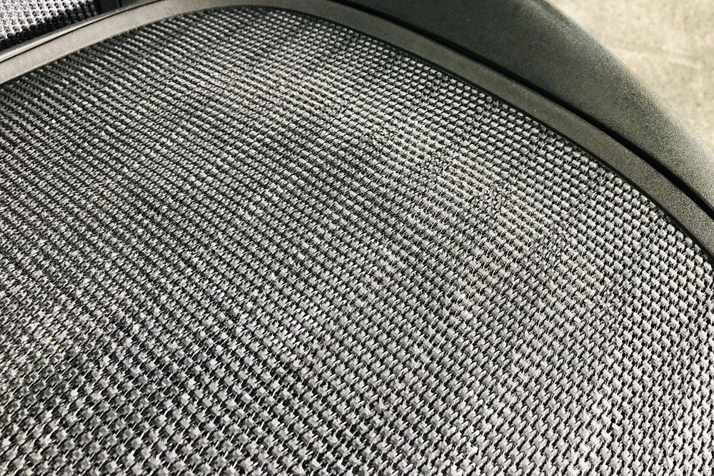アーロンチェア タキシードメッシュ 中古 Bサイズ フル装備 ハーマンミラー Herman Miller 中古オフィス家具 肘レバー アルミ脚の画像