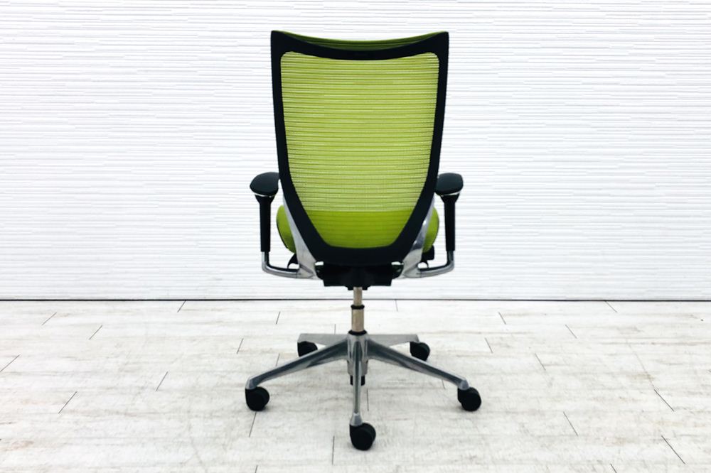 バロンチェア 中古 オカムラ Baron 可動肘 ハイバック ポリッシュフレーム 中古オフィス家具 メッシュ ライムグリーンの画像