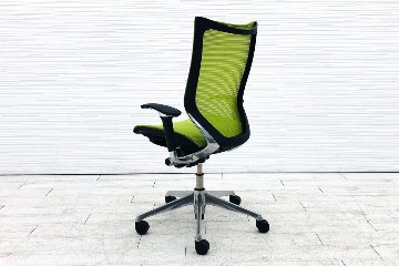 バロンチェア 中古 オカムラ Baron 可動肘 ハイバック ポリッシュフレーム 中古オフィス家具 メッシュ ライムグリーンの画像