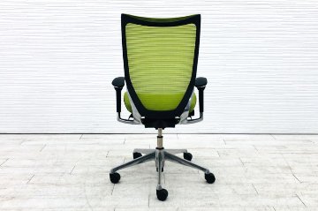 バロンチェア 中古 オカムラ Baron 可動肘 ハイバック ポリッシュフレーム 中古オフィス家具 メッシュ ライムグリーンの画像