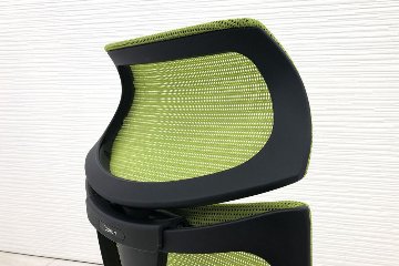 オカムラ バロンチェア 中古 エクストラハイバック Baron 可動肘  固定ヘッドレスト 中古オフィス家具 ライムグリーンの画像