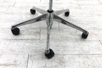 オカムラ バロンチェア 中古 エクストラハイバック Baron 可動肘  固定ヘッドレスト 中古オフィス家具 ライムグリーンの画像