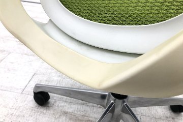 オカムラ シルフィーチェア 中古 ハイバック 肘無 Sylphy メッシュ 中古オフィス家具 ライムグリーンの画像