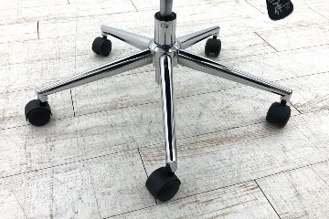【リプロダクトチェア】 アルミナムチェア 複製品 中古 レザータイプ 中古オフィス家具 ミーティングチェアの画像
