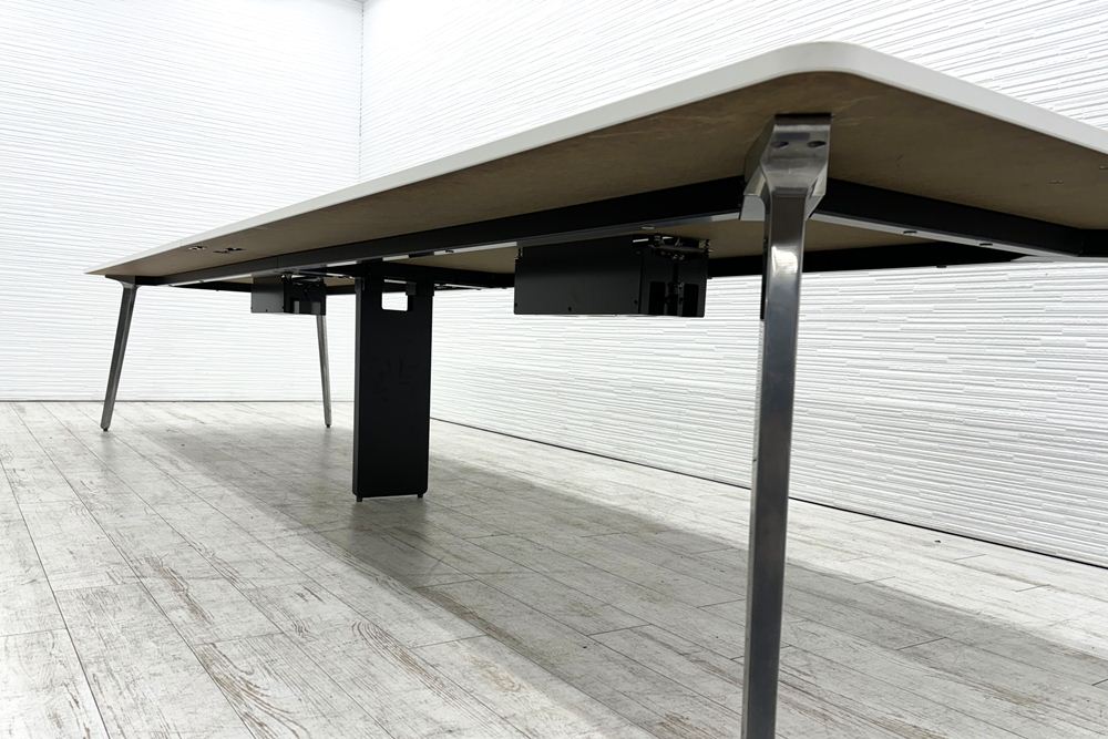 ウチダ レムナ 大型会議テーブル 中古 ミーティングテーブル 大型会議机 中古オフィス家具 ホワイト 4000/1200/720の画像