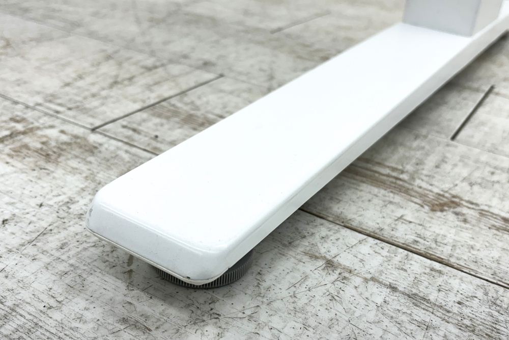 オカムラ スイフト 電動昇降デスク 中古 ホワイト 幅1550 中古オフィス家具 1550/775/650～1250の画像