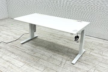 オカムラ スイフト 電動昇降デスク 中古 ホワイト 幅1550 中古オフィス家具 1550/775/650～1250の画像
