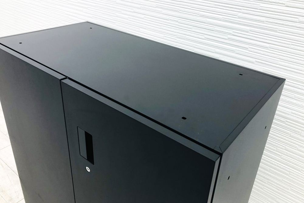 コクヨ エディア 両開き書庫 中古 下置き 収納家具 中古オフィス家具 天板付き ブラック 900/450/1100の画像