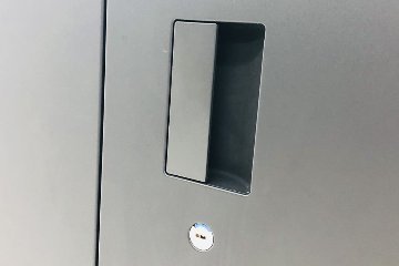 コクヨ エディア 両開き書庫 中古 下置き 収納家具 中古オフィス家具 天板付き ブラック 900/450/1100の画像