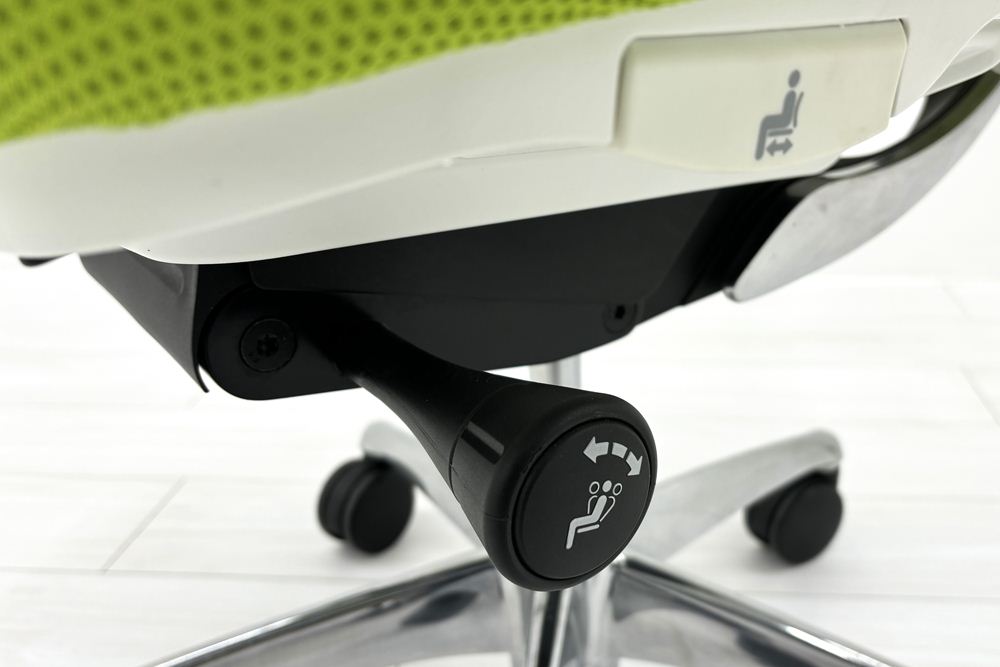 サブリナチェア 中古 オカムラ Sabrina 2018年製 ハイバック 肘無 背メッシュ 中古オフィス家具 ライムグリーンの画像